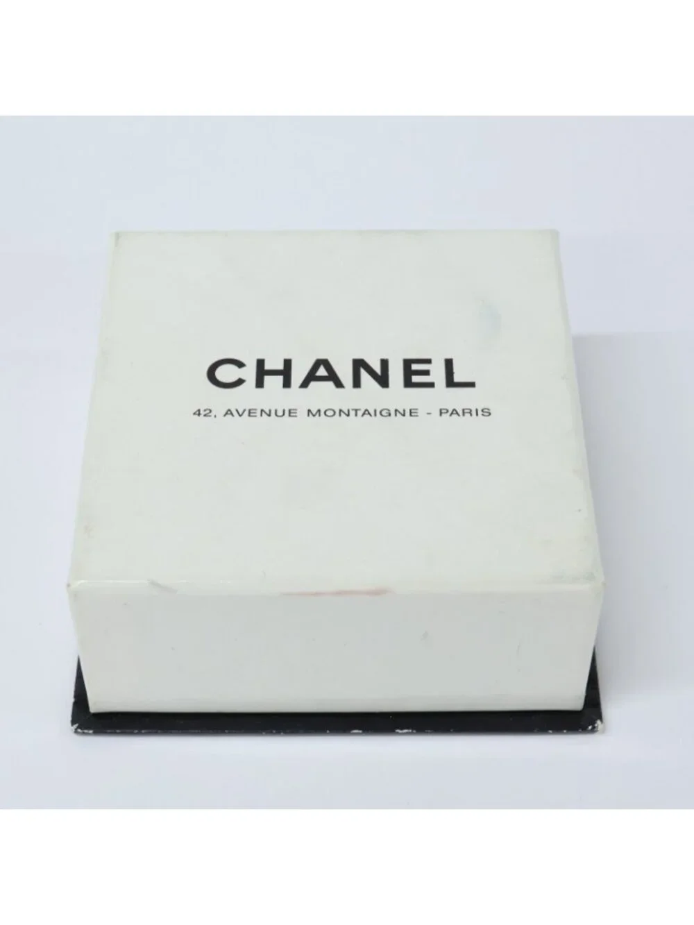 Chanel Pearl Round Earring